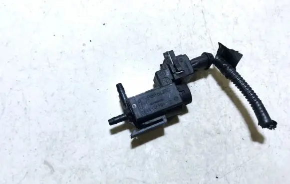 Volvo S60 Turbo solenoid valve 30611668 72224010