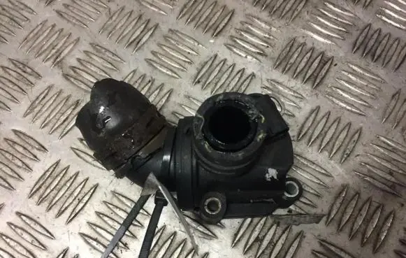 Mercedes-Benz A W169 Engine coolant pipe/hose