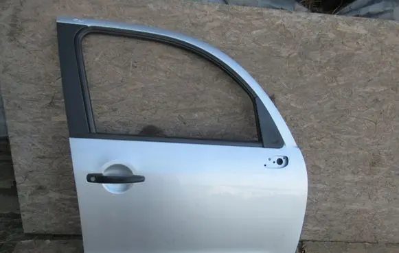 Citroen C3 Picasso Front door