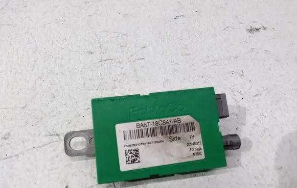 Ford Fiesta Aerial antenna amplifier BA6T18C847AB