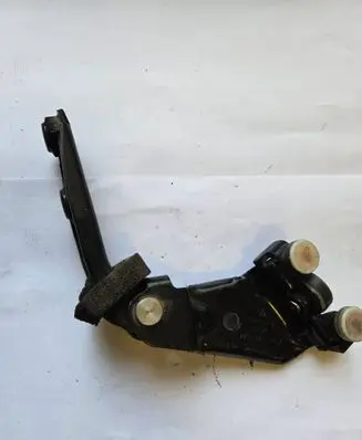 Volkswagen Caddy Sliding door middle roller runner 2K0843335A