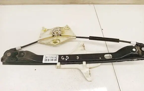 Volkswagen Jetta V Sliding door window regulator with motor