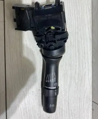Toyota Hilux (AN10, AN20, AN30) Wiper control stalk 173848