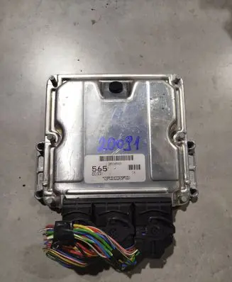 Volvo V40 Engine control unit/module 8200319960 0281011609