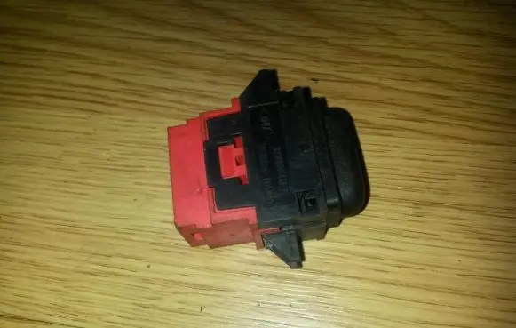 Renault Laguna I Electric window control switch 047