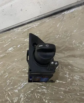Mercedes-Benz E W210 Light switch 2105452004 E2202