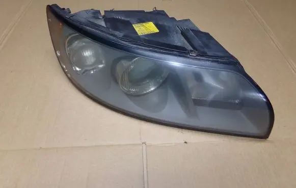 Volvo V50 Headlight/headlamp 30698885