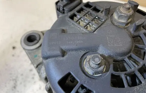 Opel Insignia A Generator/alternator 13502583 09B12