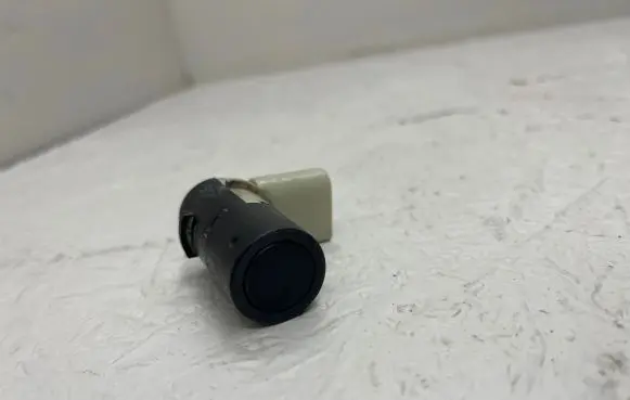 Audi A6 S6 C6 4F Parking PDC sensor V10720808