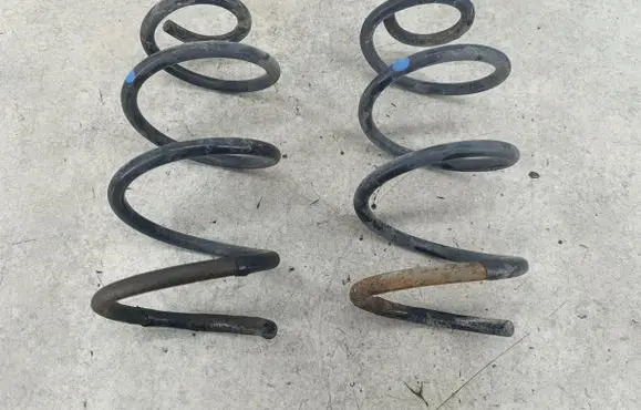 Nissan Note (E12) Rear coil spring 