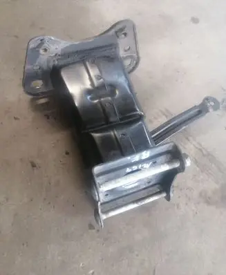 Mercedes-Benz ML W164 Front bumper mounting bracket 03881302
