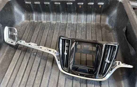 Volvo V60 Dashboard center trim panel 31651198 31477275 31477274