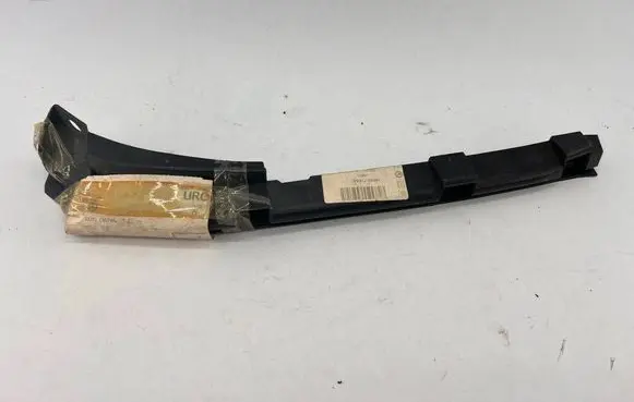 Volkswagen PASSAT B4 Front bumper mounting bracket 3A0807184A