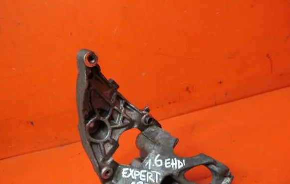 Peugeot Expert A/C compressor mount bracket 9804904380