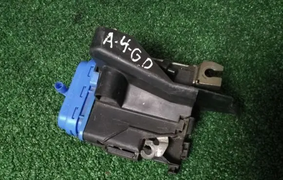 Audi A4 S4 B5 8D Rear door lock 8D0839016A 4D0185A