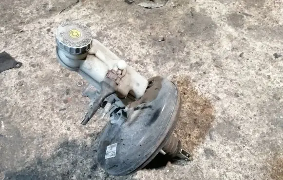 Opel Agila B Brake booster 0204051920
