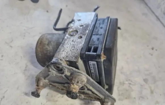 Mercedes-Benz Vito Viano W639 ABS Pump 0265951106