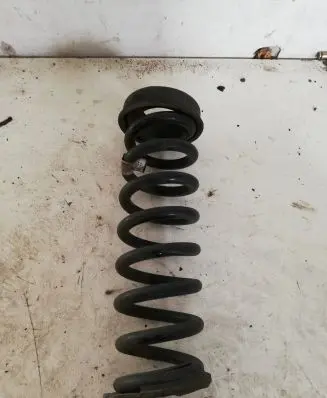 BMW 4 F32 F33 Rear coil spring 6764419