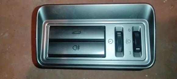 Jaguar XF X250 Tailgate opening switch 8X2311654BC C2Z1490 10400976890