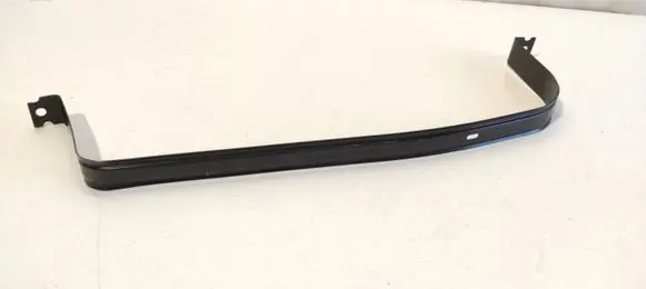 Fuel tank mounting bracket