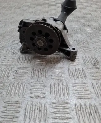 Volkswagen PASSAT B7 Oil pump 03L115105C