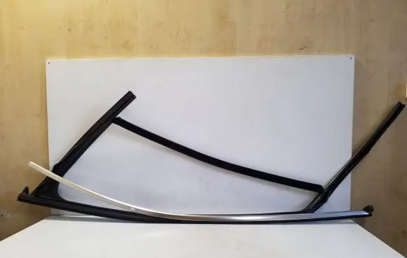 Audi A6 S6 C8 4K Rubber seal front door window/glass 4K0837431B