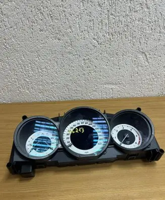 Mercedes-Benz CLS C218 X218 Speedometer (instrument cluster) A2189005503 D6213
