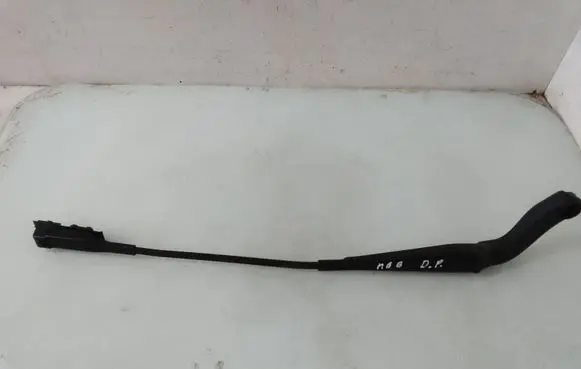 Mercedes-Benz B W245 Front wiper blade arm