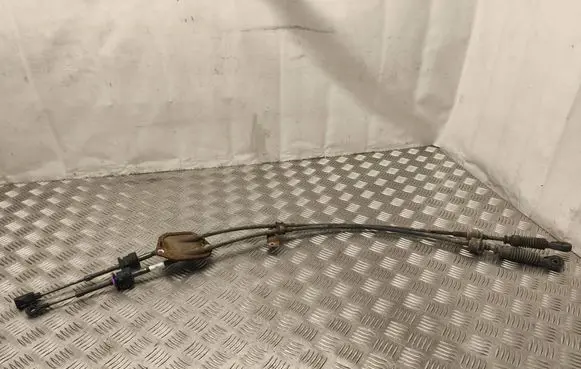 Toyota Yaris Gear shift cable linkage 338200D010
