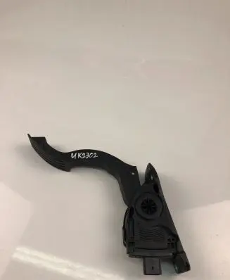 Volvo V40 Accelerator throttle pedal 31280597