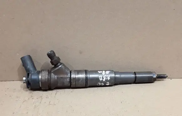 BMW 5 E60 E61 Fuel injector 0445110209 7794435