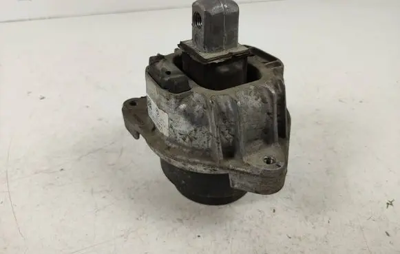 BMW 5 F10 F11 Engine mount bracket 6777382 22116777382 57527810