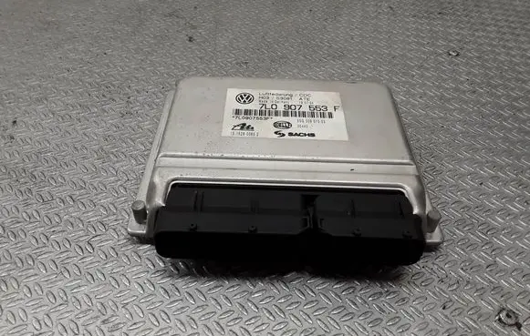 Volkswagen Touareg I Suspension control unit/module 7L0907553F 5SG00907303