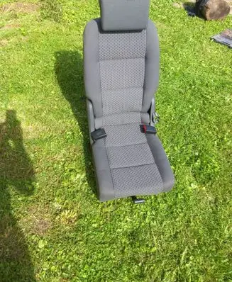 Volkswagen Touran I Rear seat 1T0883064B
