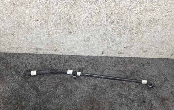 Tesla Model Y Engine coolant pipe/hose 107757600F