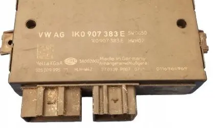 Volkswagen PASSAT B6 Tow bar trailer control unit/module 1K0907383E