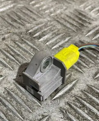 Mercedes-Benz C W204 Airbag deployment crash/impact sensor 2048201985