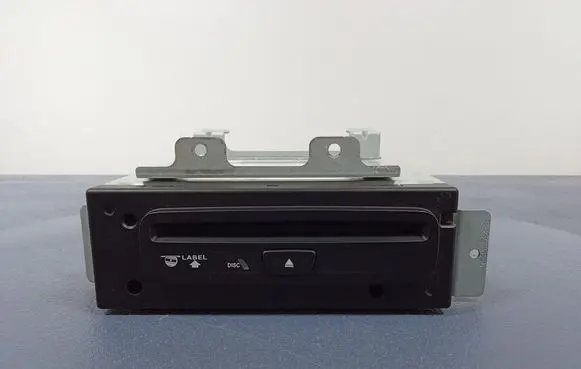 Jeep Grand Cherokee Radio/CD/DVD/GPS head unit P05091245AE