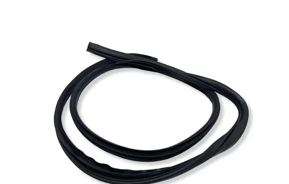 Suzuki SX4 Rear door rubber seal (on body) 