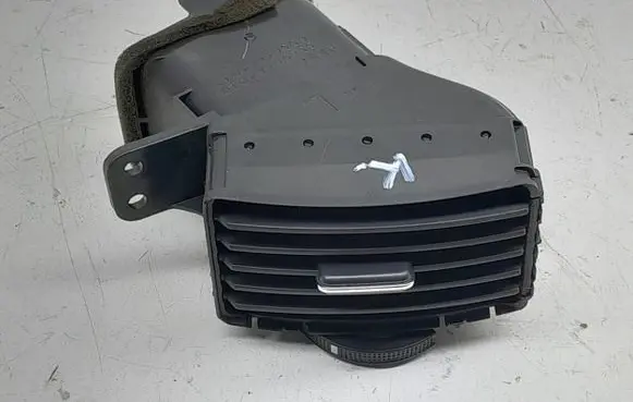 Toyota Corolla Verso E121 Dashboard side air vent grill/cover trim 5565064010 6556414010