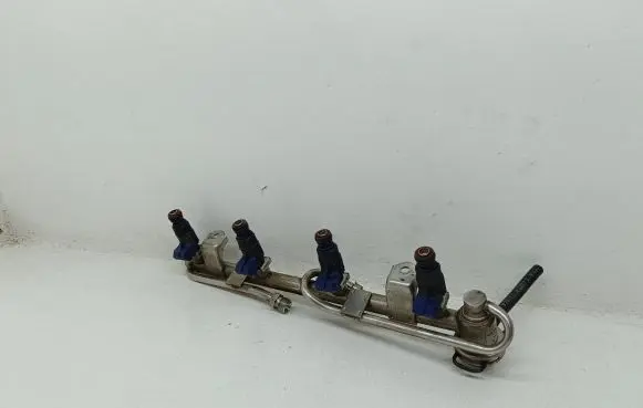 Volkswagen PASSAT B5 Fuel main line pipe 06B133681