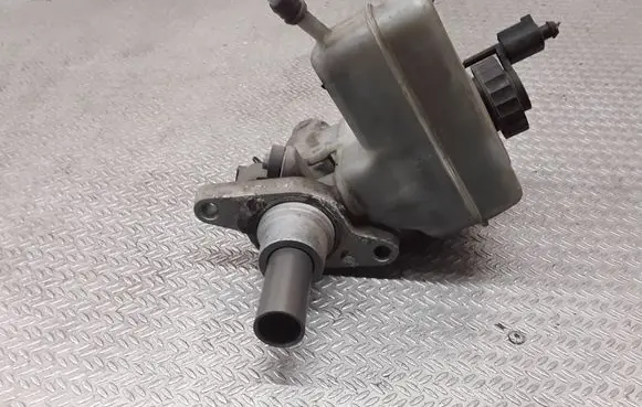 Volkswagen PASSAT B6 Master brake cylinder 3C1611301