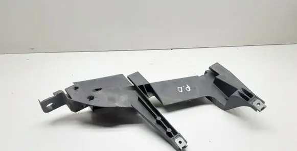 Headlight/headlamp mounting bracket