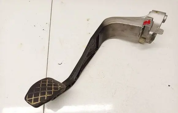 Audi A6 S6 C5 4B Clutch pedal 8D1721316H