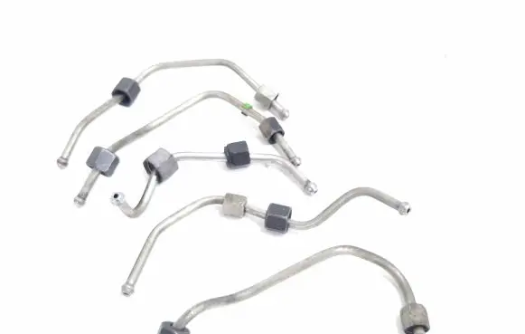 Peugeot 3008 II Fuel injector supply line/pipe 