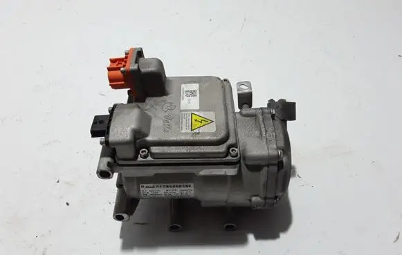 Dacia Spring Air conditioning (A/C) compressor (pump) 926006978R