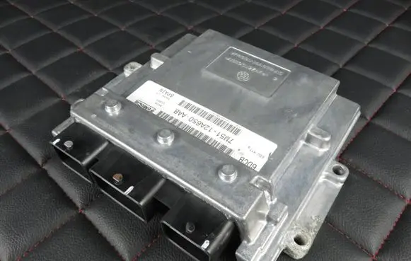 Ford Focus Engine control unit/module 7M5112A650AAB