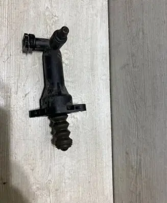 Skoda Octavia Mk3 (5E) Clutch slave cylinder 5q0721261d