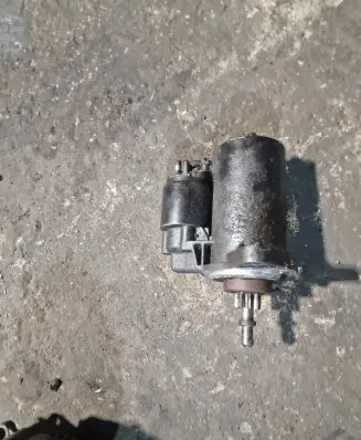 Volkswagen Golf III Starter motor