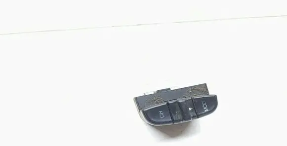 Steering wheel buttons/switches